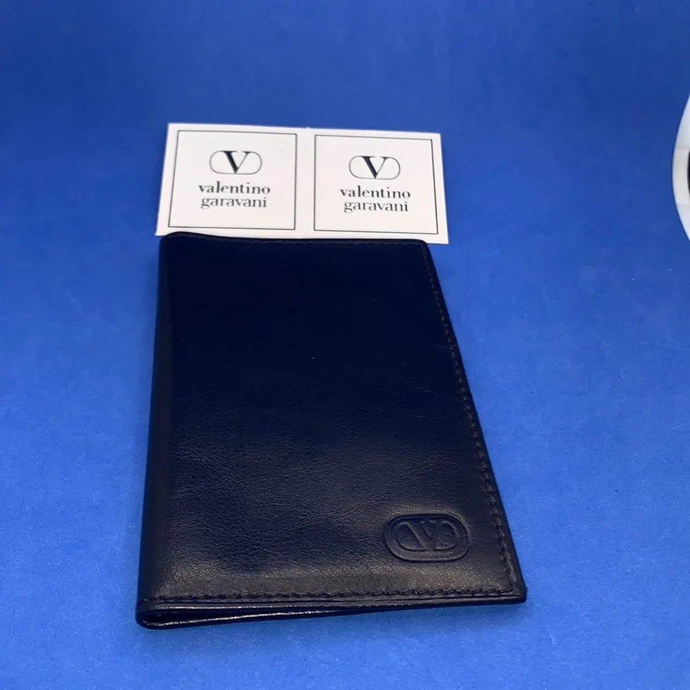 Dead stock‎ Valentino Garavani black Leather Card Holder